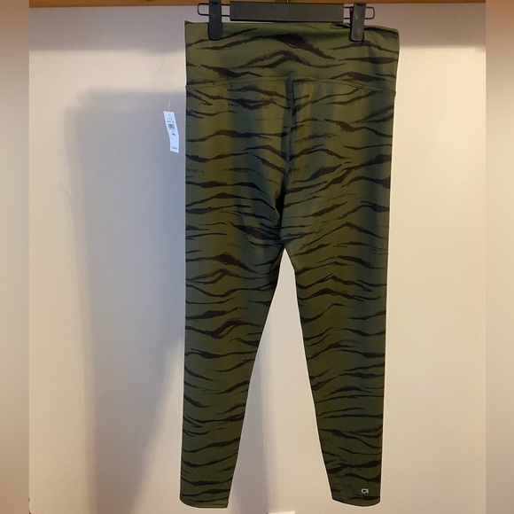 NWT- Gap High Rise Breathable Ankle Leggings, Large Tall , green, black, zebra - Picture 4 of 7